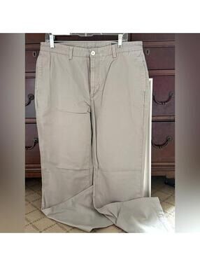 Vineyard Vines Club khaki chino Pant Stone  35 x 32